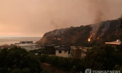 말리부 대형산불 ‘비상’… 주민 수천명에 대피령