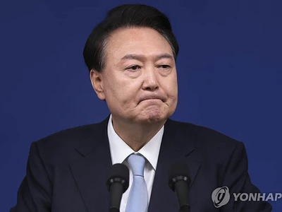 ‘내란혐의’ 윤에 공수처 구속영장 청구…현직 대통령 헌정최초