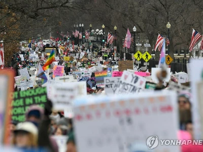 여권 성별서 'X' 사라져…"남여만 사용" 행정명령 즉각 적용