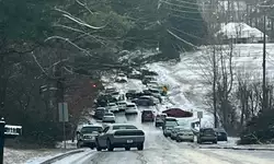 조지아, 폭설 후 꽁꽁 언 빙판길 주의