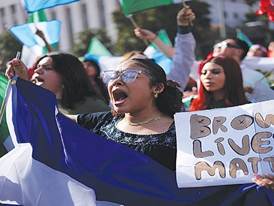 ‘이민자 망명 신청’ 차단한 트럼프 상대 소송