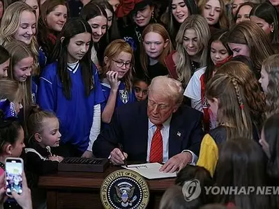 트럼프, '성전환자의 여성 스포츠 출전금지' 행정명령에 서명