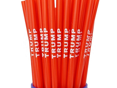 트럼프 "플라스틱으로 돌아가야…종이 빨대 사용압박 끝낼 것"