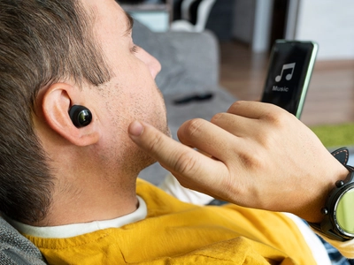 ‘노이즈 캔슬링’ 심각한 ‘뇌 손상’ 유발?