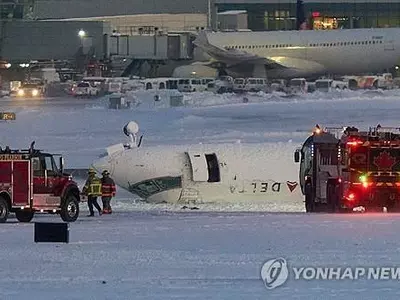 착륙중 여객기 뒤집힌 델타항공, 승객당 3만달러 보상금 제시