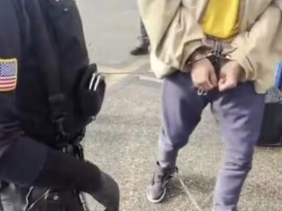 쇠사슬 묶여 추방 불체자 모습 공개 논란