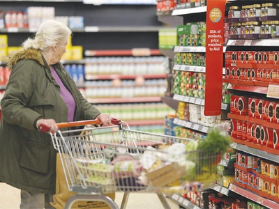 고물가…소비, 팬데믹 이후 최대 감소