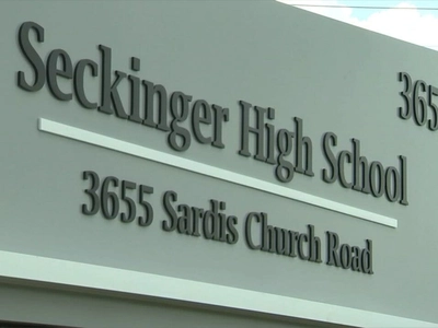 SNS로 여학생에 접근 한인 남성 주의