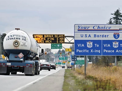 ‘관세 전면전’ 일촉즉발 미·캐나다… ‘일보 후퇴’