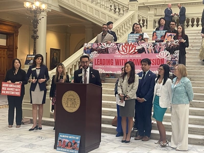 〈포토〉스파 총격 4주기 주의회 추모 회견 열려