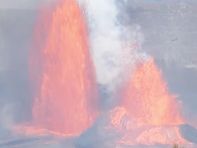 하와이 용암 분출… 700피트 솟구쳐