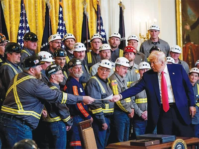 “석탄 발전 늘린다”… 트럼프 또 다른 ‘역주행’