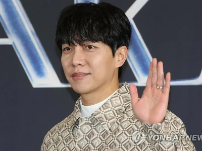 가수 이승기 장인, 코스닥상장사 주가조작 혐의로 구속