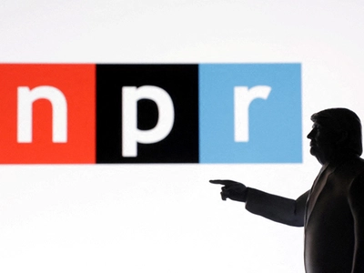 트럼프, NPR·PBS 지원중단 행정명령… “공정하지 않아” 주장