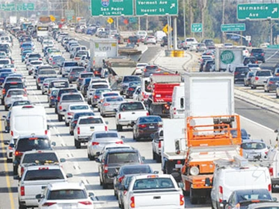 ‘경제 불안’에 자동차 여행 증가