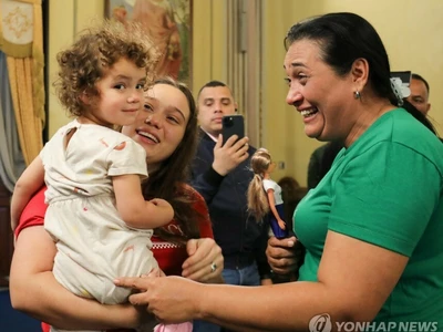 정부, 불법이민 부모와 분리해 두 살배기 뒤늦게 추방해 논란