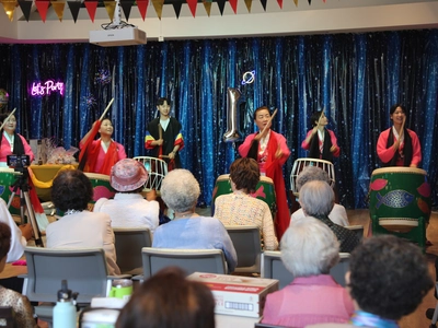 라이프케어 개원 1주년 어버이날 행사