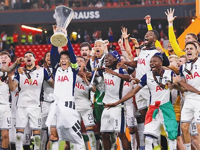 손흥민, 드디어 우승 ‘감격’!… 토트넘, 맨유 꺾고 유로파리그 제패