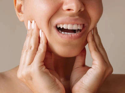 턱관절에서 소리가 난다면?… 오래 방치시 입 벌리기 어려워질 수도