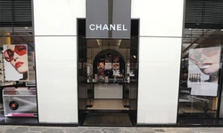 샤넬 영업이익 30% ‘뚝’… 잘 나가던 명품업계 ‘비상’