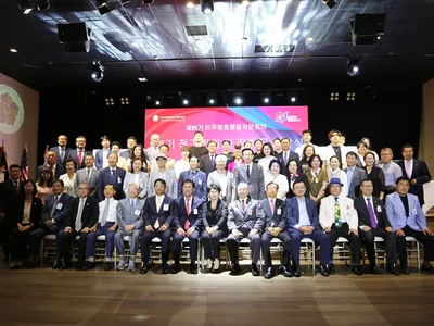 평통, 정기회의 및 장학금 전달식 가져