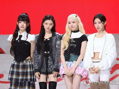 '싸이 걸그룹' 베이비돈크라이 "사랑스럽고 당돌한 반전 매력"