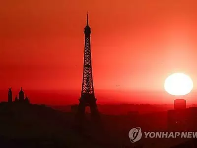에펠탑 보러 왔는데…파리 폭염에 관광객 입장 금지령