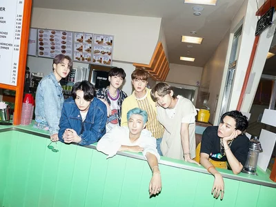 BTS, 애플뮤직 '10주년 최고 인기곡' 34위…블핑 로제도 올라