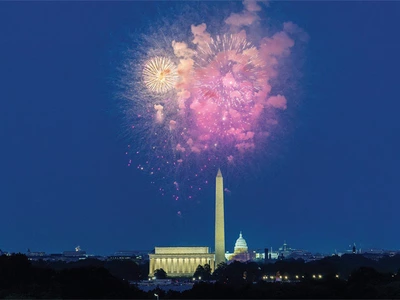 독립기념일 행사… ‘불꽃놀이가 백미’