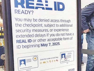 ‘리얼 아이디’ 의무화 2개월인데… 40%는 미소지