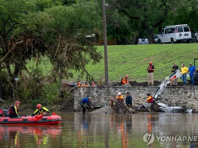텍사스 홍수 참사 3주차 아직 3명 실종…수색 작업 계속