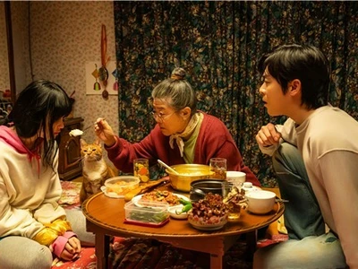 좀비가 된 딸, 아빠가 지킨다…울리고 웃기는 영화 '좀비딸'