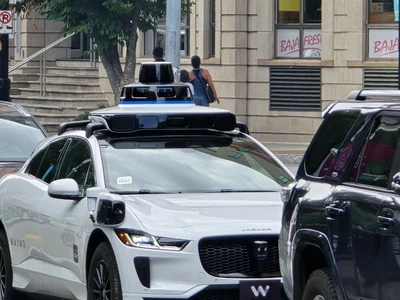 웨이모 ‘로보택시’… 주행 1억마일 돌파