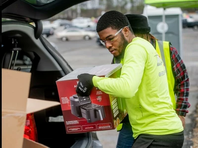 "집에 보관 중인 유해폐기물 가져 오세요"