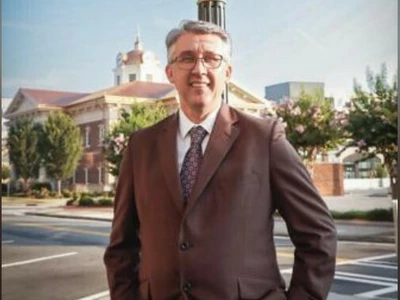 험브리 슈가힐 시장 재선 도전 선언