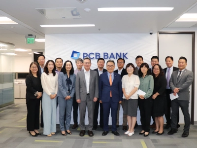 PCB뱅크 이사장, 직원 자녀에 장학금