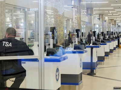 한국 방문 영주권자 입국심사서 추방위기