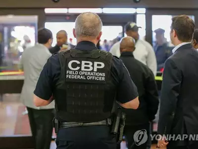 공항서 체포 한인 영주권자 ICE 구치소 이송