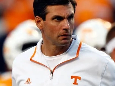 풋볼감독 데릭 둘리, 존 오소프에 도전 선언