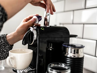 커피머신의 배신… “끓는 물 만나면 암 위험 더 높다”