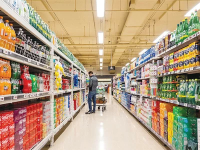 소비자들 관세로 ‘한숨’… 업계는 ‘가격 인상 불가피’