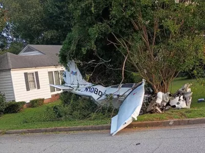 디캡 공항 인근 경비행기 추락
