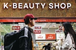 진격의 K-뷰티… 한국 화장품 매력에‘푹’