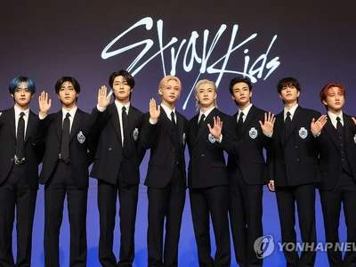 스트레이 키즈 "이 갈고 만든 앨범…F1처럼 달려나가겠다"