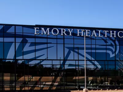 에모리 헬스케어, 대량해고 뒤 집단 피소
