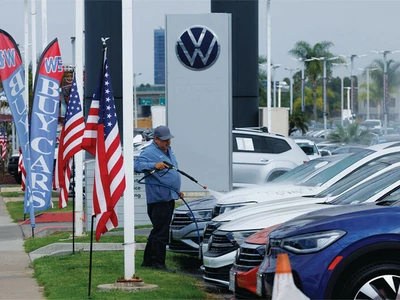 트럼프 관세… 신차값 4,000달러 이상 치솟아