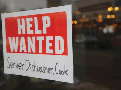 “해고 안하지만 뽑지도 않아”… 노동시장 ‘경제 뇌관’