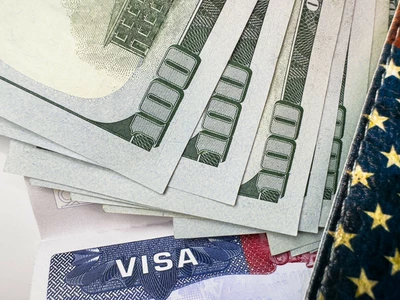 비자 수수료 ‘최고가’… 빗장 닫아거는 미국