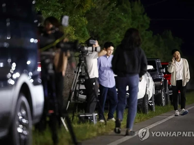 구금 300명 석방 불발...귀국연기