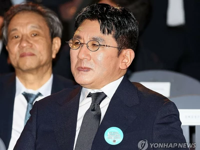 경찰, 하이브 상장 ‘부정거래’ 방시혁 15일 첫소환…피의자 조사